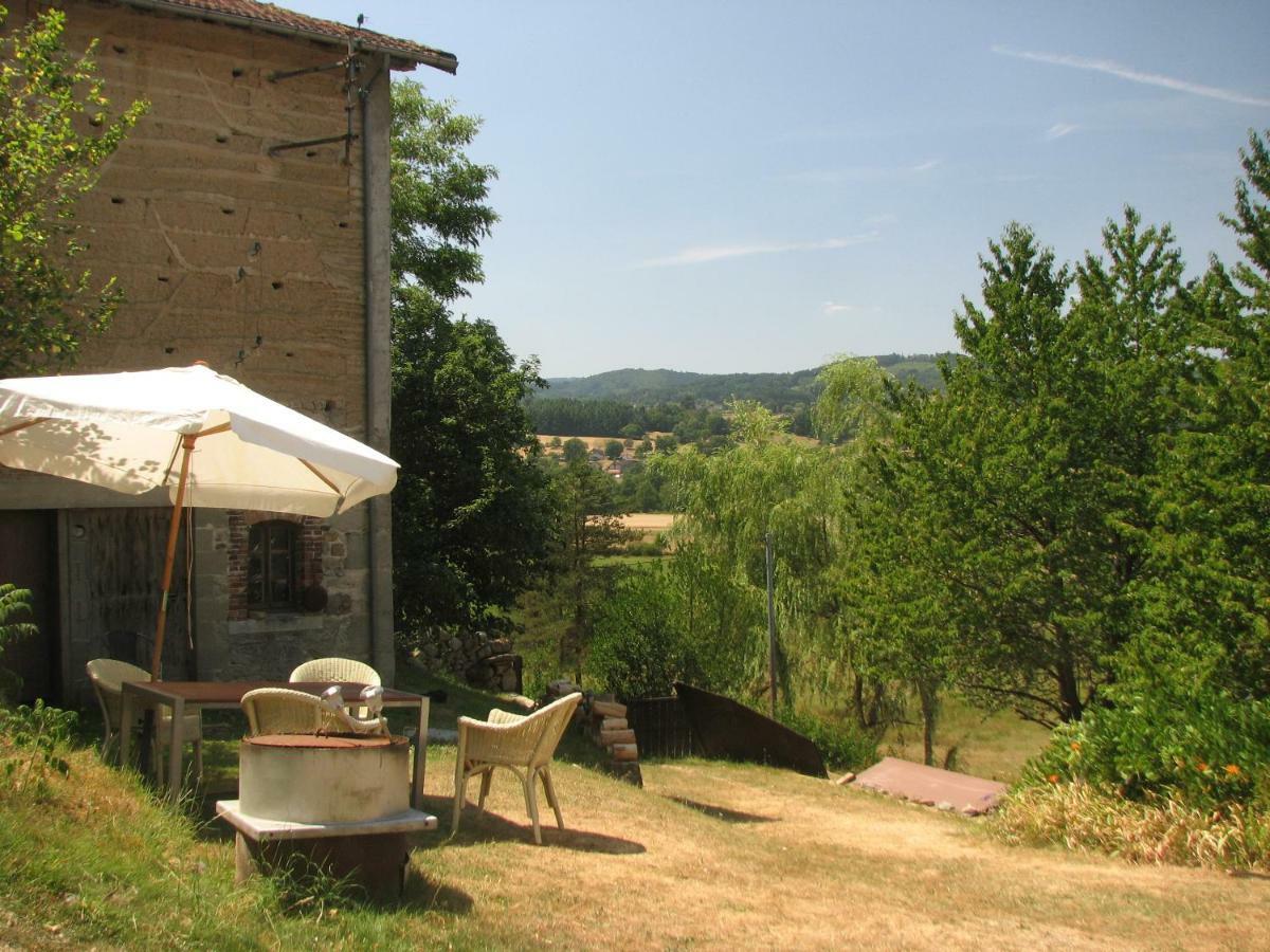 Camping La Vallee Verte Ambert Exterior foto